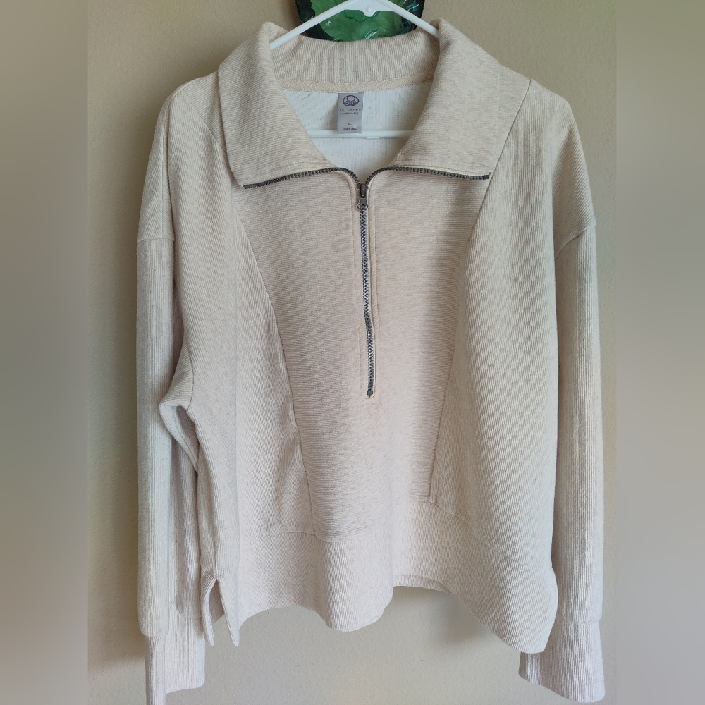 NWOT Te Verde Cream Pullover Sweatshirt XL